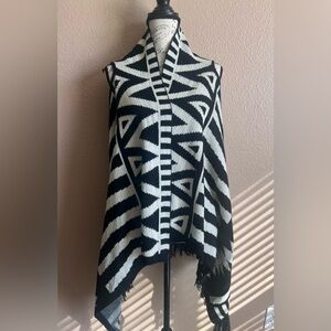 Alt.B Geometric Fringe Hem Sleeveless Waterfall Open Cardigan size M/L